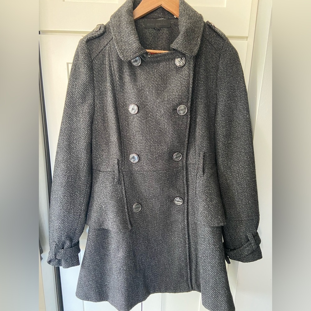 Steve Madden women Pea Coat Size large.  Black